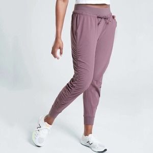 Athleta Volcanic Violet Attitude Pants Water Repellent Outdoor Activewear Sz. 6
